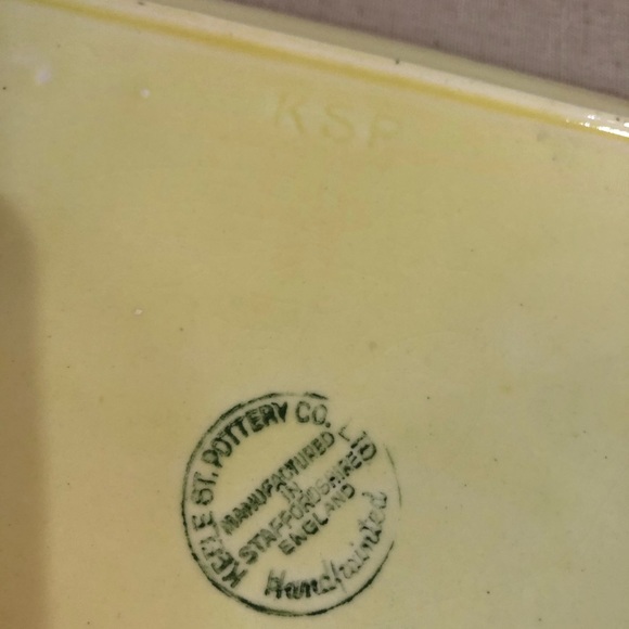 Keele St. Pottery, pre 1947, covered butter or cheese plate - Picture 8 of 12